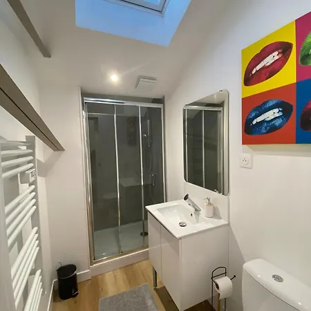Cineloft Gare, Cinema, Ps5, Air Conditioning, Massage, Netflix, Prime Video Apartment