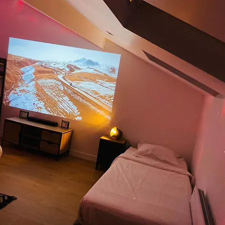 Apartment Cineloft Gare, Cinema, Ps5, Air Conditioning, Massage, Netflix, Prime Video Poitiers